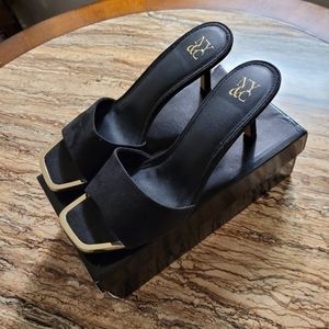 New York and Co. Bkack Mule slides